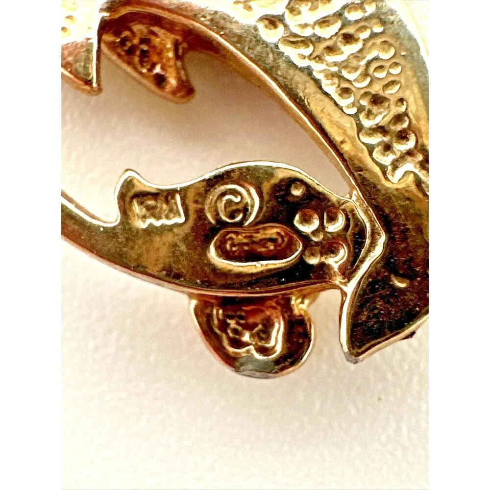 Vintage Leaping Dolphin Pendant Necklace Goldstone Gold Tone Jumping 18